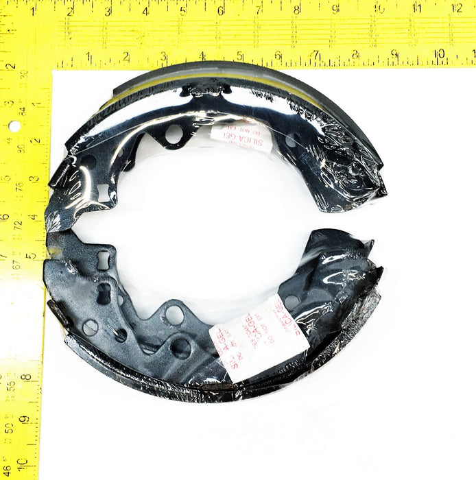 Federated Auto Parts Silver Plus 4 Piece Set Brake Shoes SBS721 NOS
