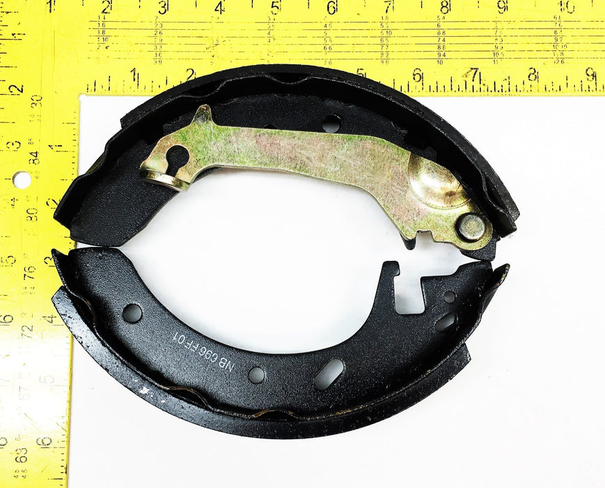 Federated Auto Parts Silver Plus 4 Piece Set Brake Shoes SBS696 NOS