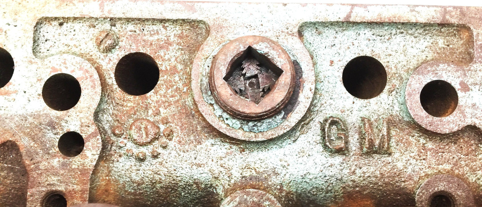 General Motors/GM 1955 Oldsmobile Cast Cylinder Head 567322 CORE PARTS ONLY