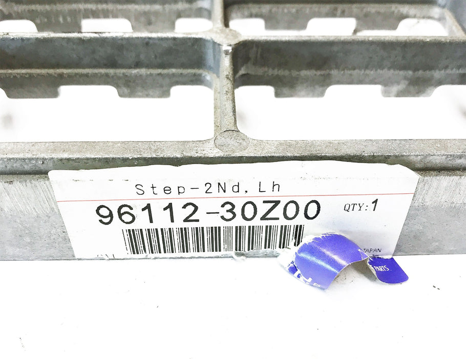 Nissan Diesel Left Hand 2nd Step 96112-30Z00 NOS