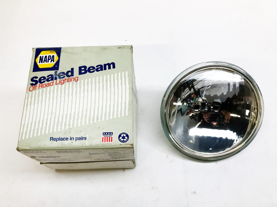 NAPA Sealed Beam Lamp Clear 7400 NOS