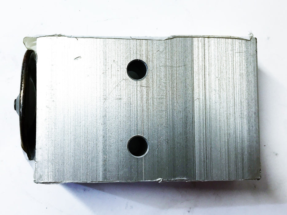 Volvo OEM Expansion Valve 3916657 NOS