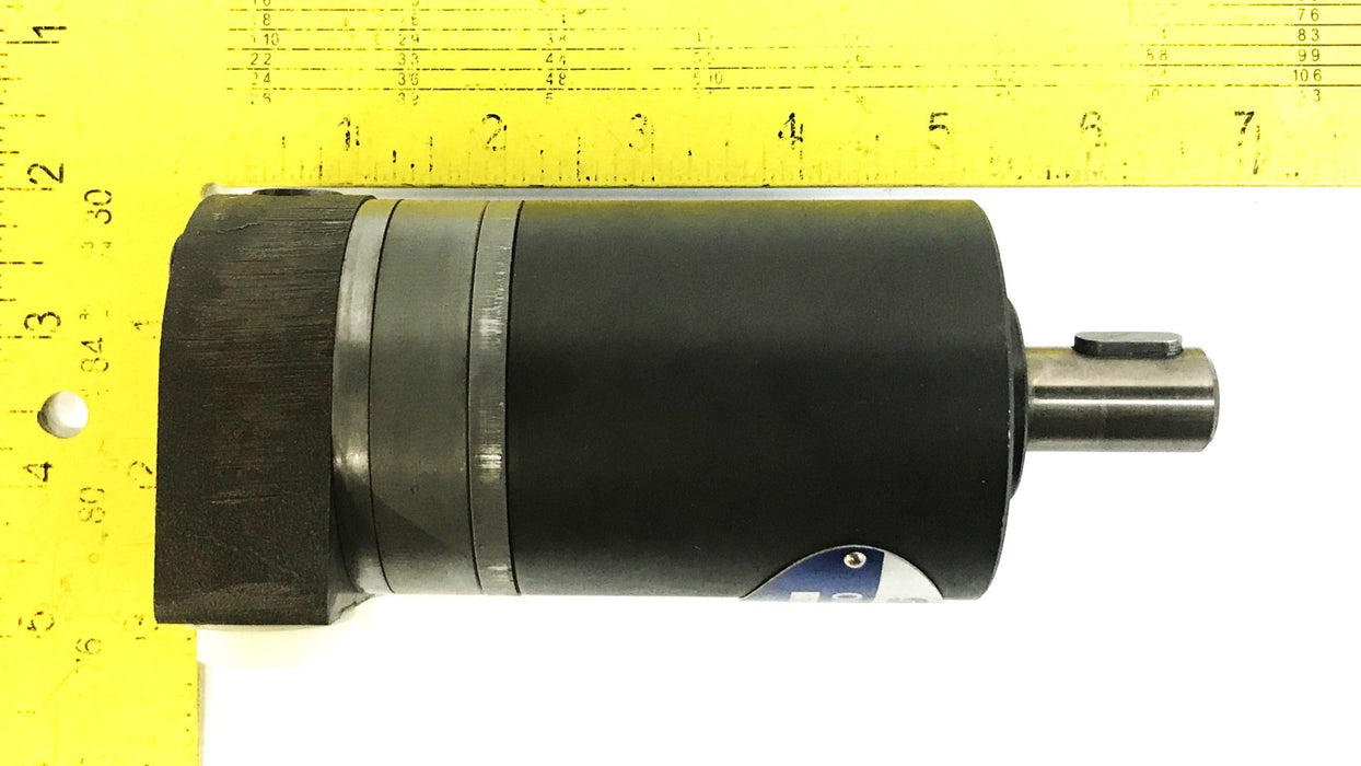 Sauer Danfoss 32 OMM Hydraulic Motor 151G0006 NOS