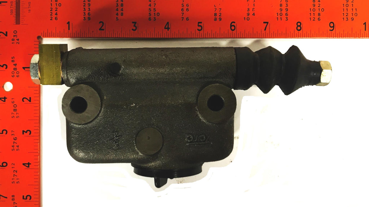 Yale Forklift Brake Master Cylinder 23941-C NOS