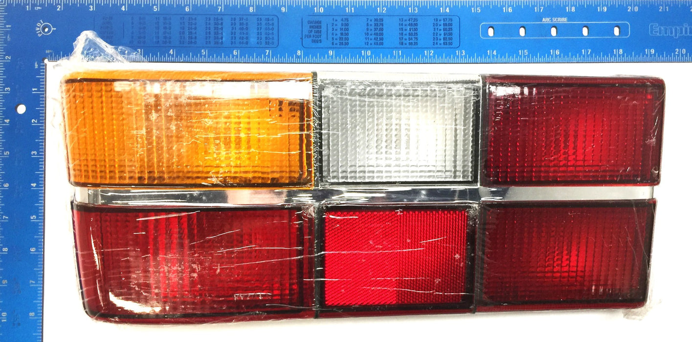 Hollander Left Tail Lamp for 1993-96 240 Volvo w/Chrome Trim VO2800101 NOS