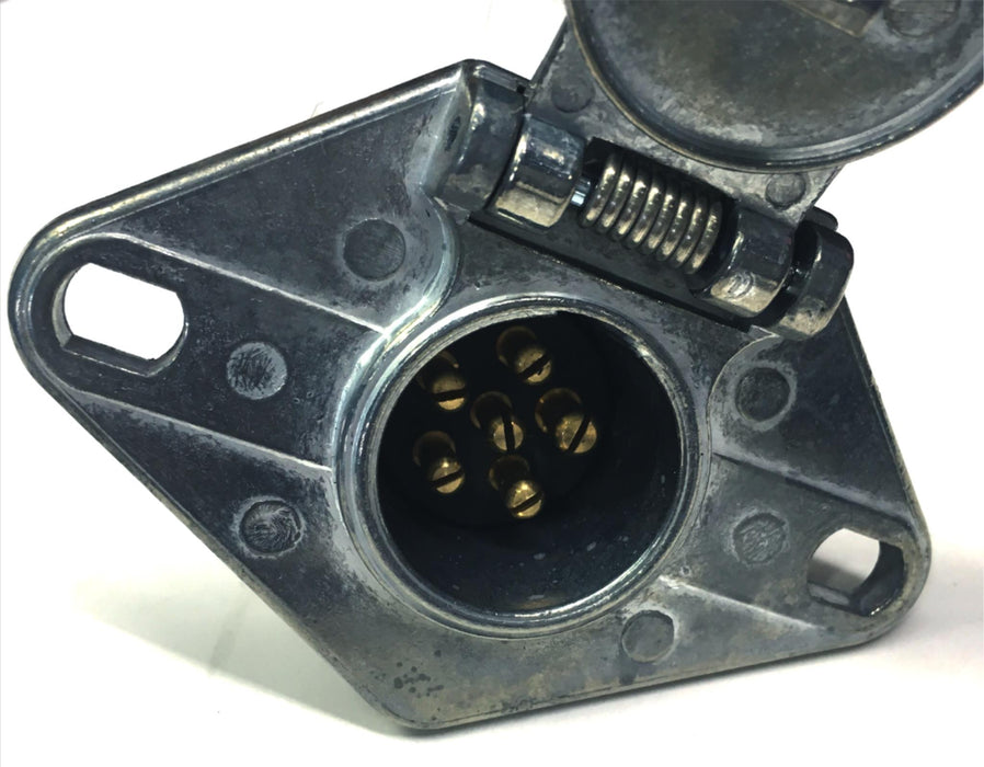 Pollak 11-609 6-WAY Socket WITH Concealed Terminal NOS