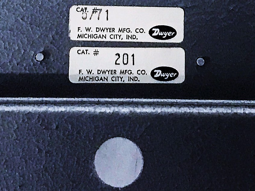 Dwyer Manometer Solid Plastic Stationary Gauge 201 NOS