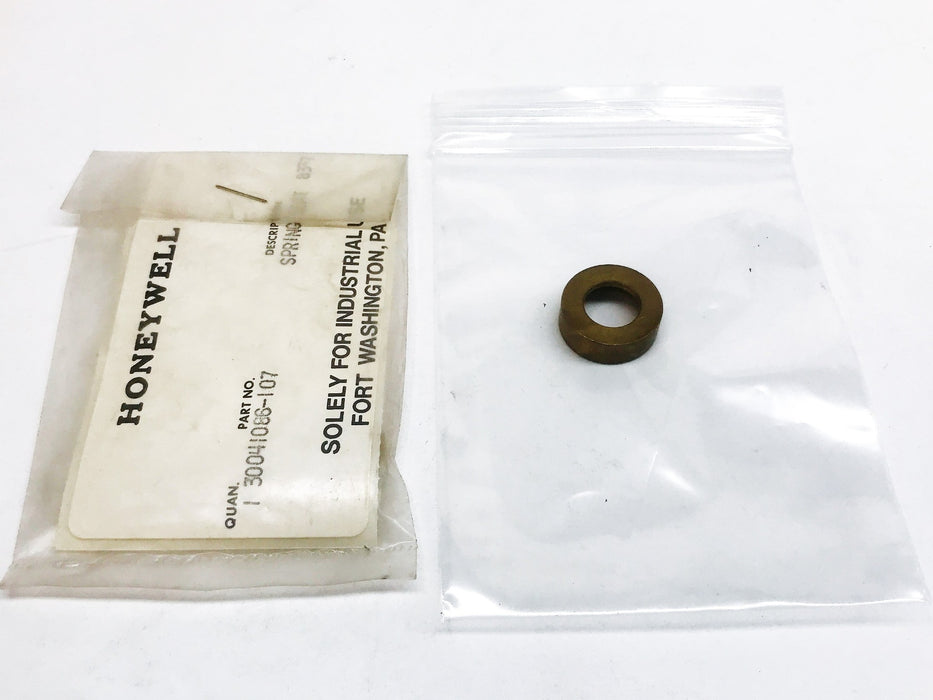 Honeywell 3/8" and 3/4" Spring Flange 30041086-107 [Lot of 2] NOS