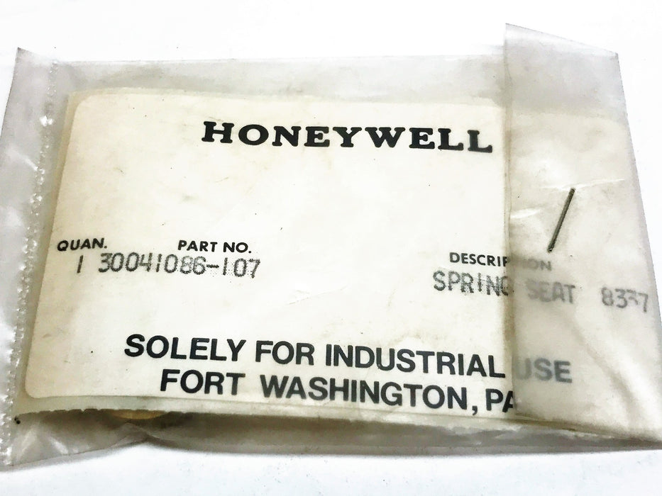 Honeywell 3/8" and 3/4" Spring Flange 30041086-107 [Lot of 2] NOS