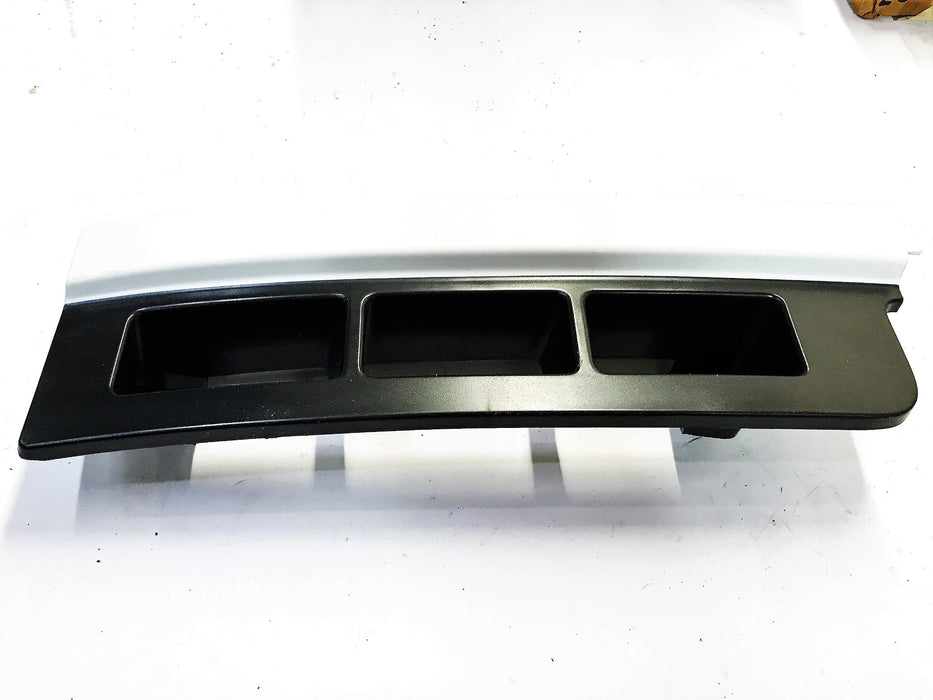 Isuzu Right Side Grille Pad 94060322 NOS