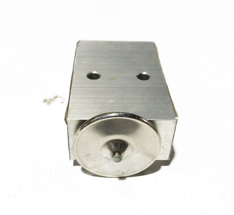 Napa Expansion Valve 207338 NOS