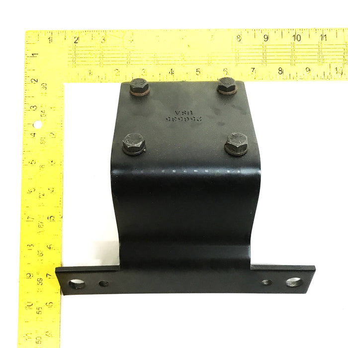 Fleetguard Oil Filter Head and Bracket Housing 025771500S NOS