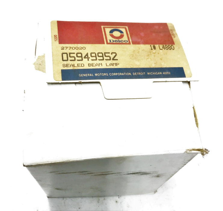 Delco Sealed Beam Headlight Assembly 05949952 (L-4880) NOS