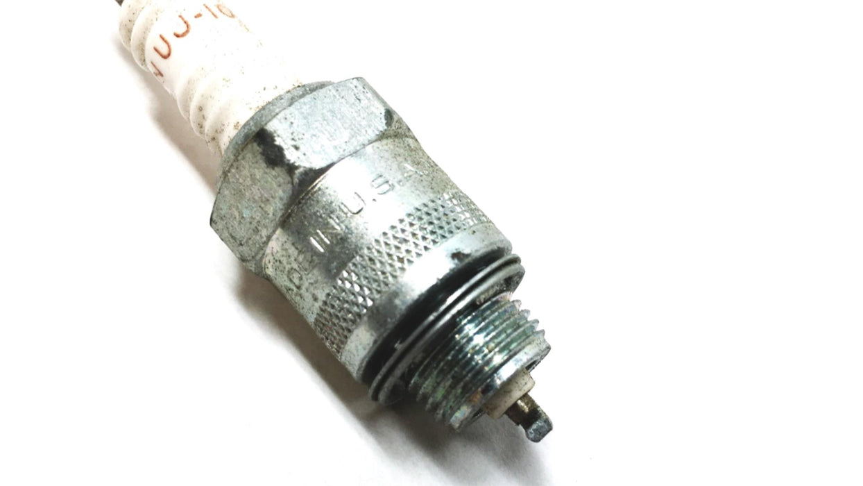 Champion Spark Plug UJ-10Y [Lot of 3] NOS