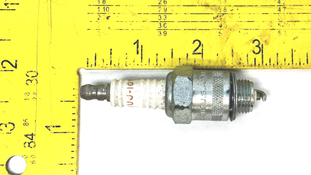 Champion Spark Plug UJ-10Y [Lot of 3] NOS
