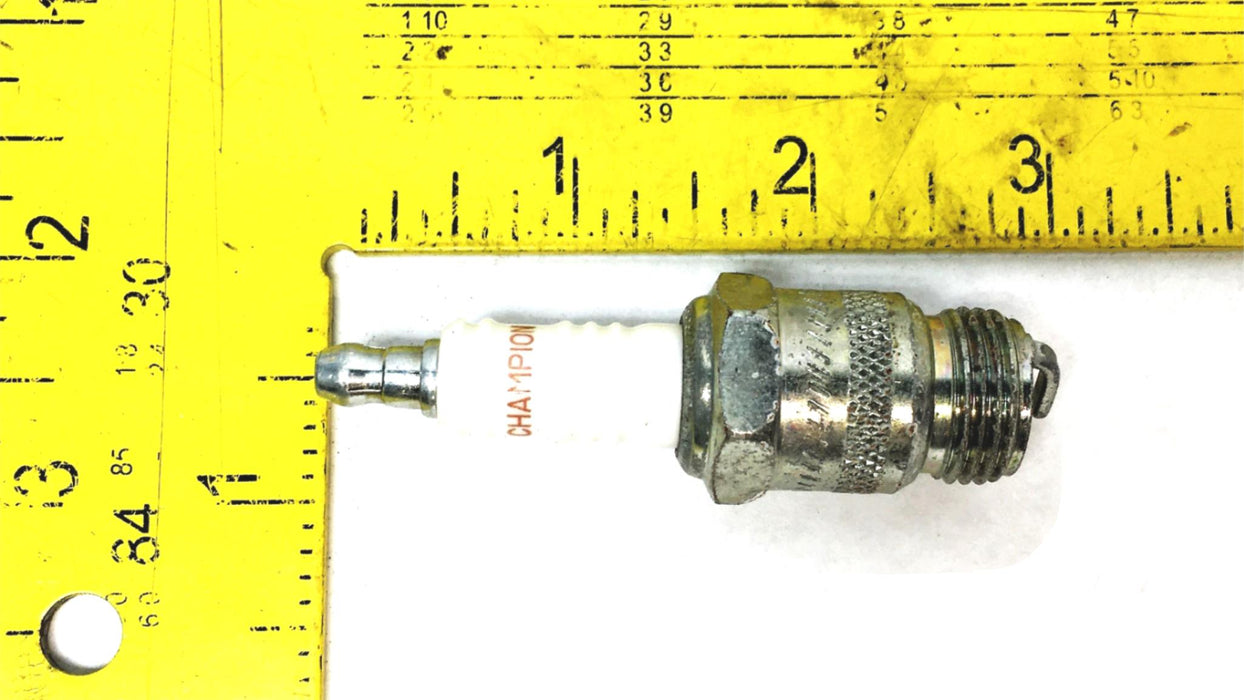 Champion Spark Plug 129 (RF10C) [Lot of 5] NOS