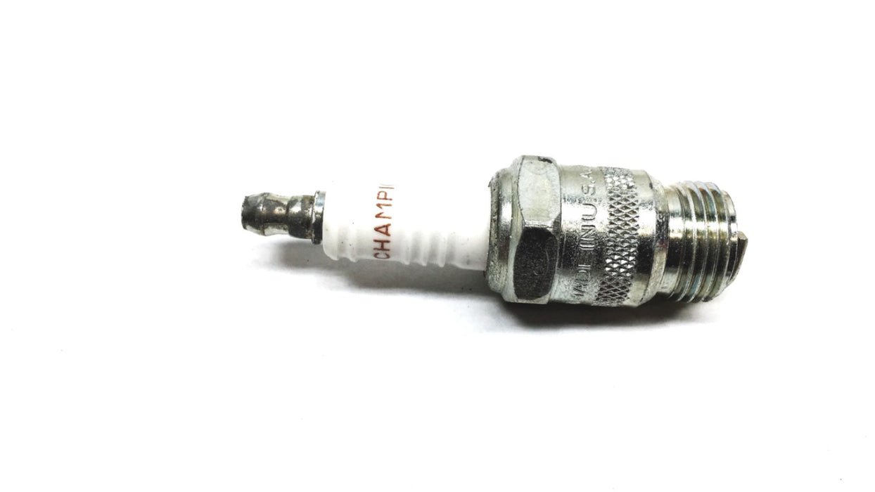 Champion Spark Plug RF10C [Lot of 4] NOS