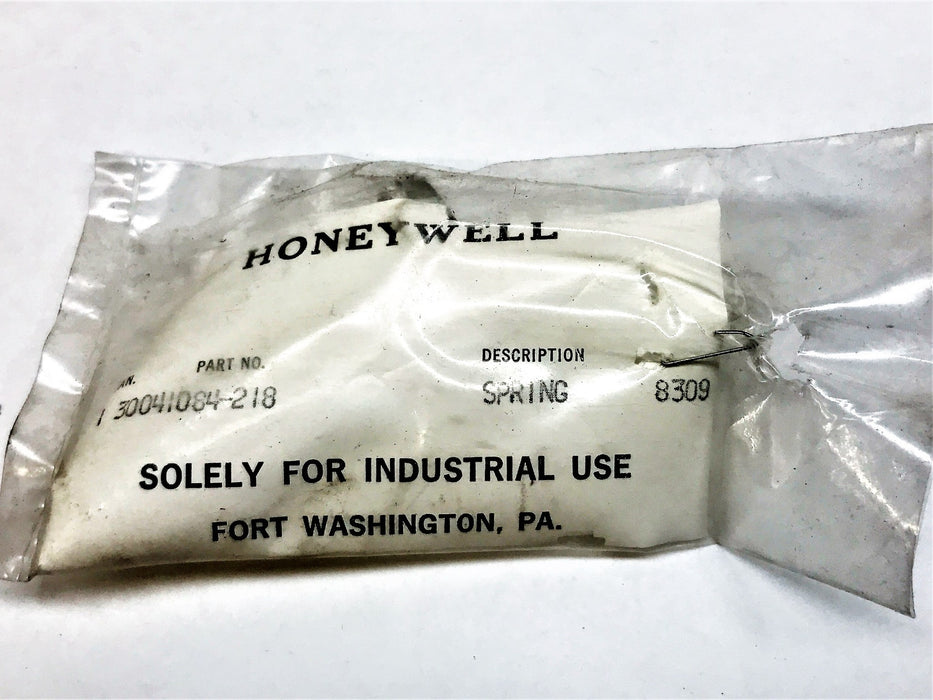 Honeywell 1-1/2" Diverting Globe Valve Spring 30041084-218 NOS