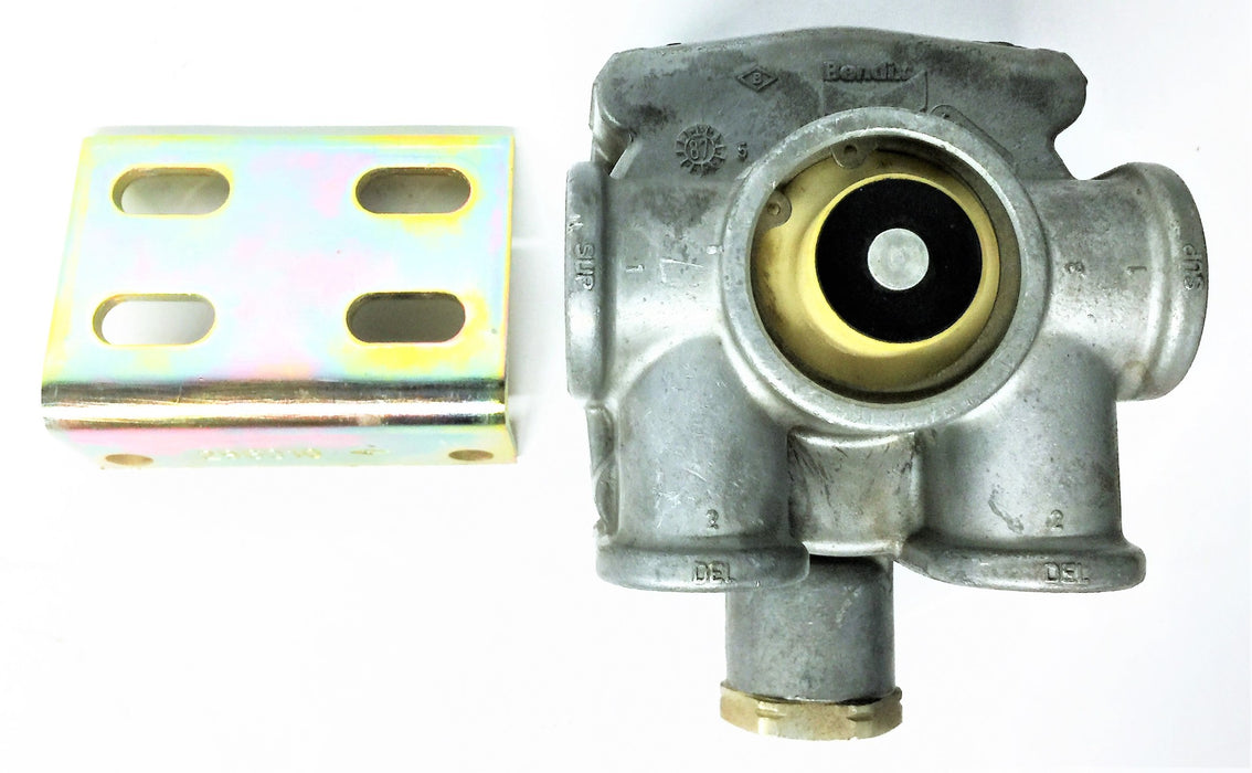 BENDIX R-14 Valve with Bracket 103010X NOS