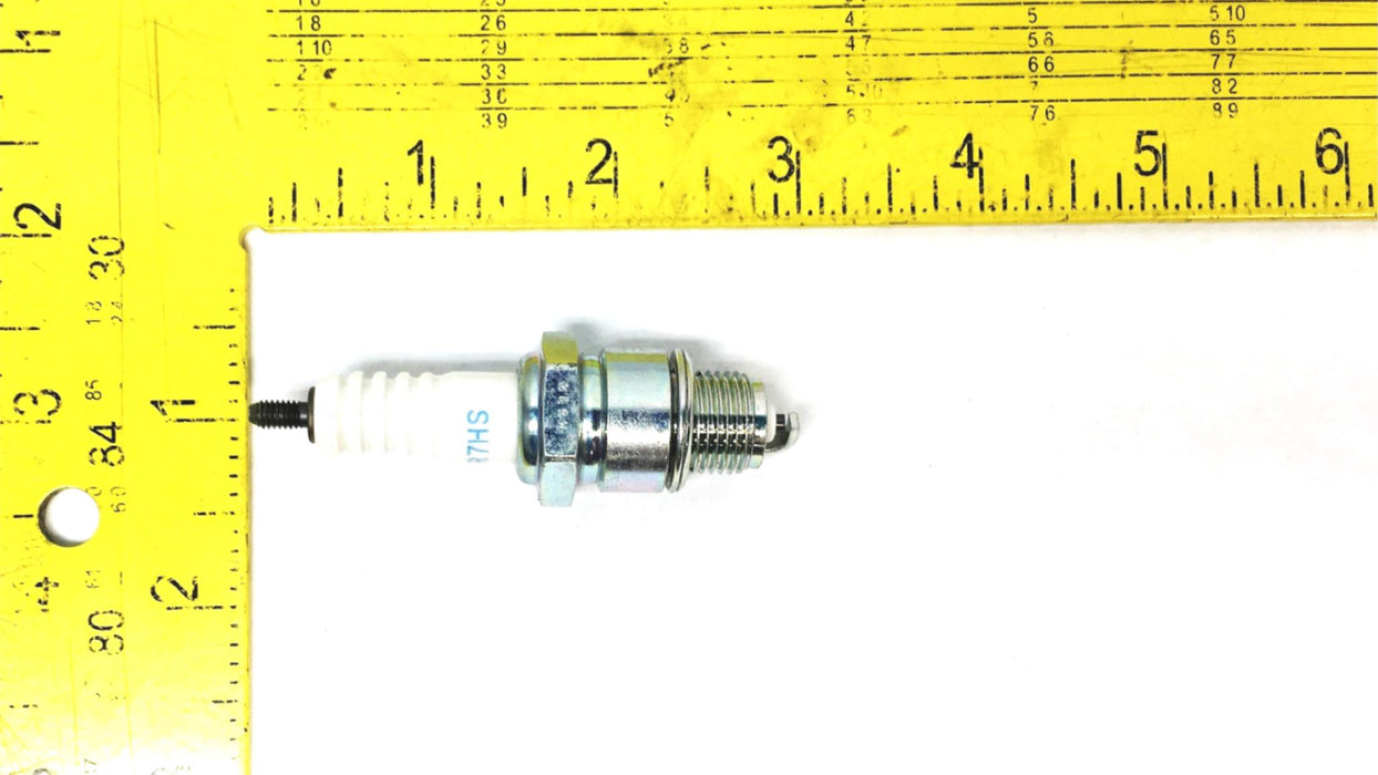 NGK Spark Plug 6422 (BPR7HS) [Lot of 4] NOS