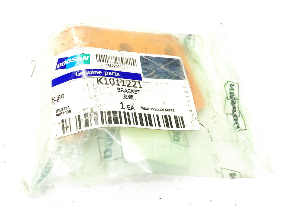 Doosan OEM Bracket K1011221 NOS