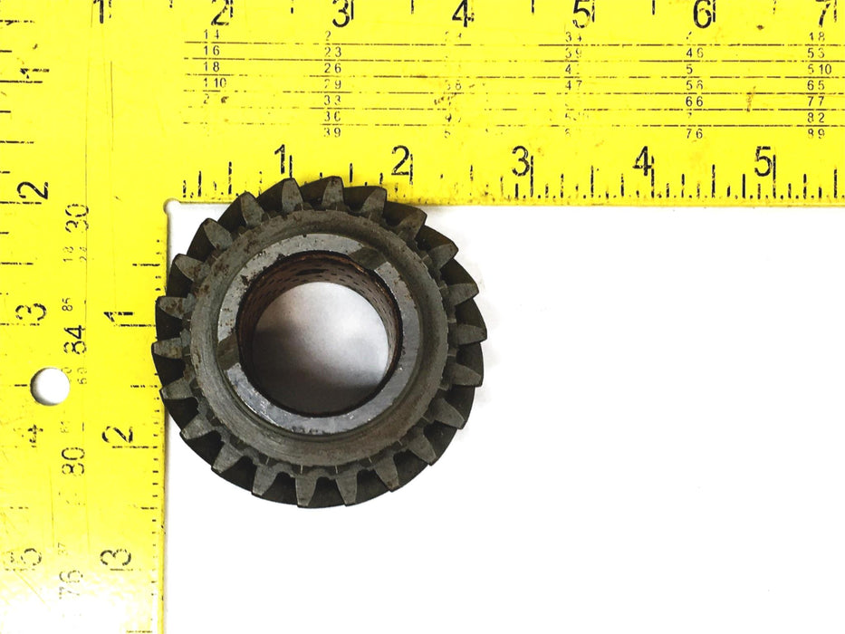 Universal 2ND Speed Idler Gear 84G-11 NOS