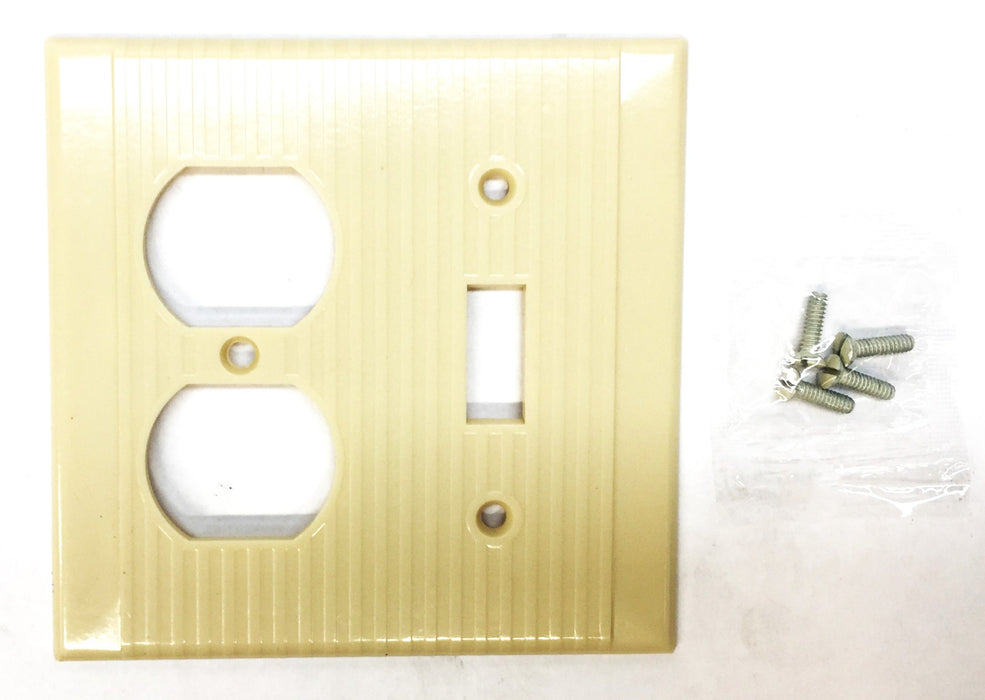 Leviton Ivory Groove Toggle Switch/Duplex Receptacle Plate 3905-I [Lot of 25]NOS