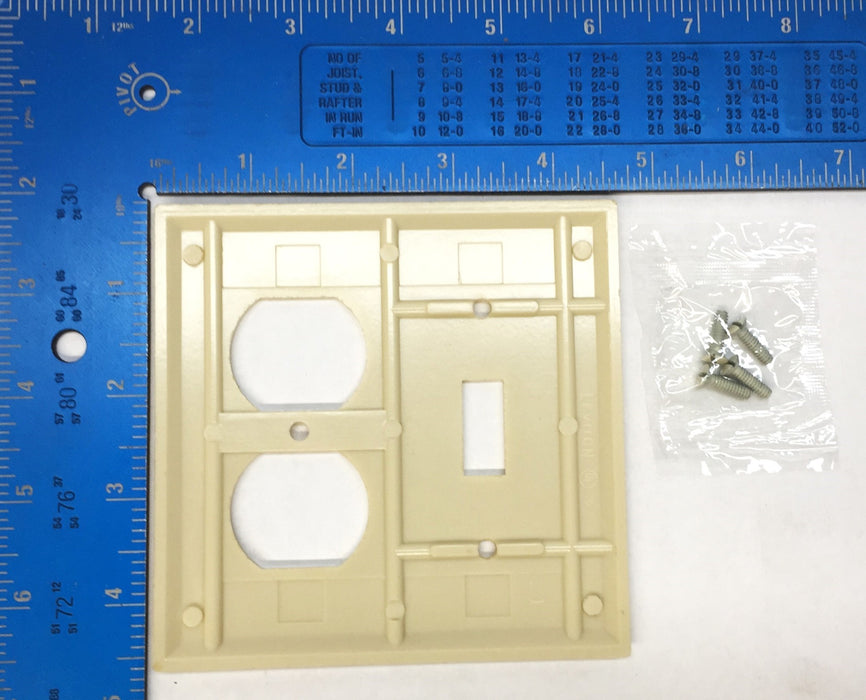 Leviton Ivory Groove Toggle Switch/Duplex Receptacle Plate 3905-I [Lot of 25]NOS