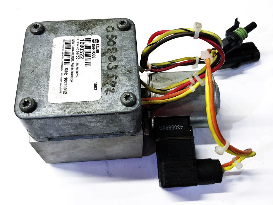 Sauer Danfoss Hydraulic Fan Controller Valve 1090322 NOS