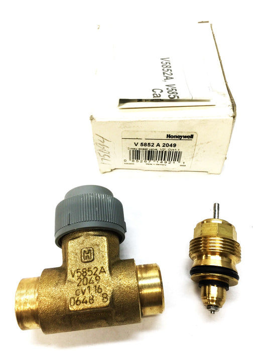 Honeywell 1/2" Two-Way Sweat Valve V 5852 A 2049 (V5852A2049) NOS