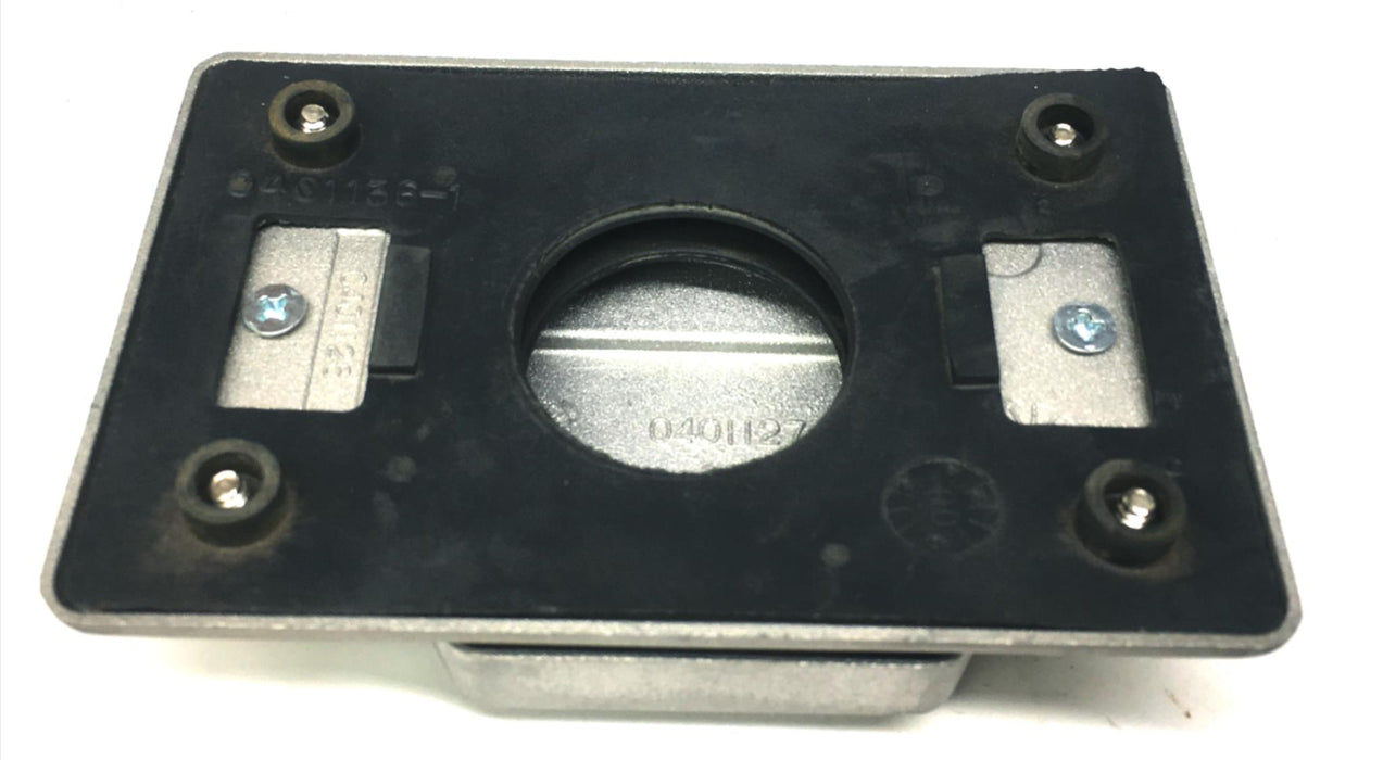 CROUSE HINDS 0401127 VERTICAL 1-GANG RECTANGULAR BOX COVER NOS