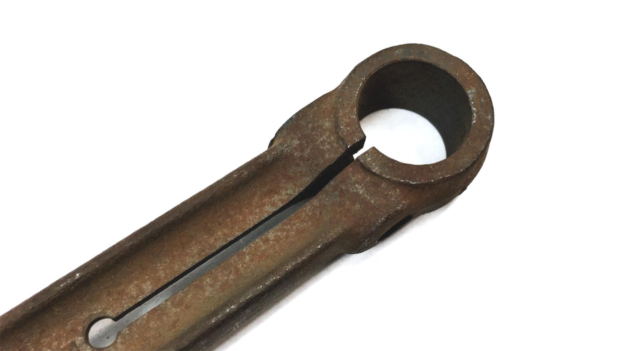 Unbranded Connecting Rod Assembly 191712 (17-3, 120533, 104) NOS