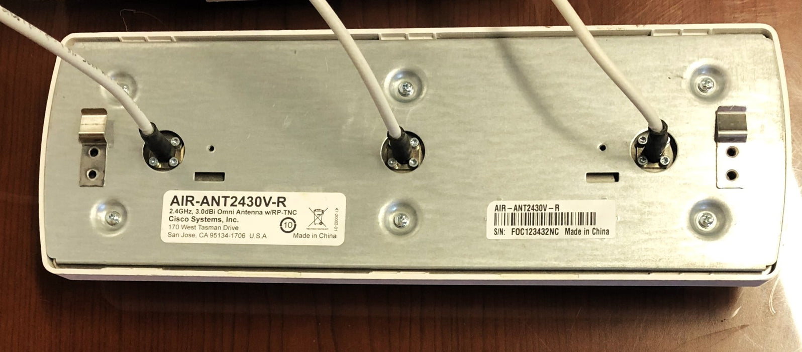 Cisco Wireless Access Point With Antennas AIR-LAP1252AG-A-K9 USED