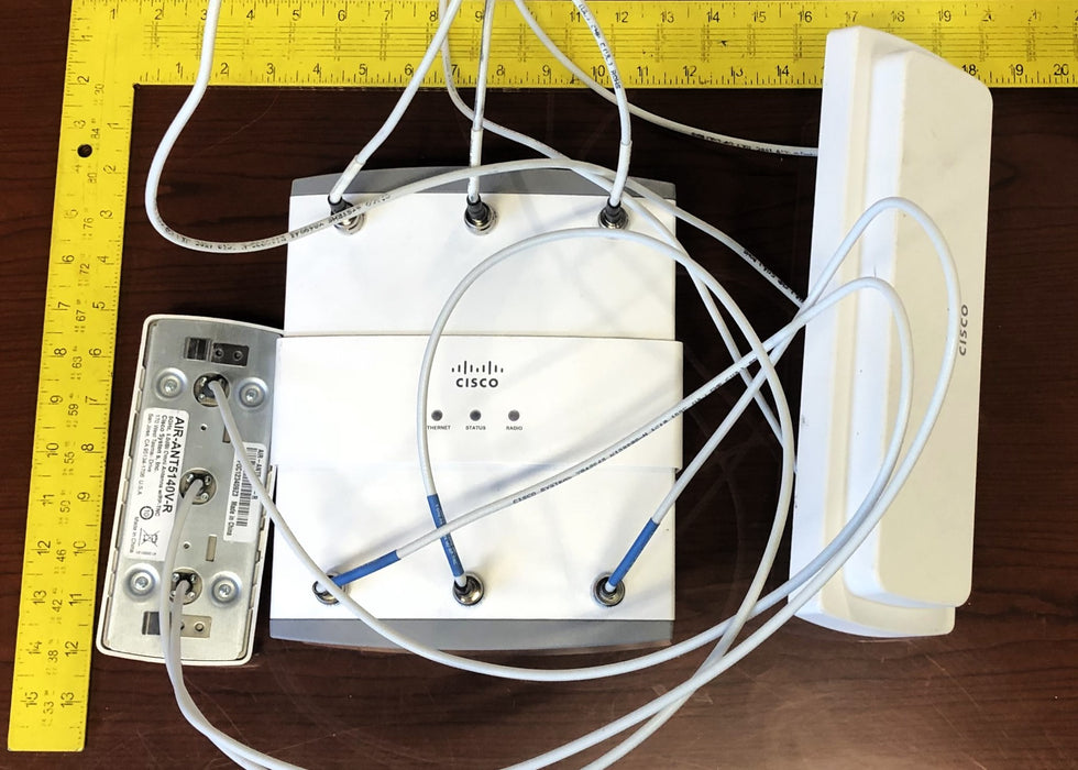 Cisco Wireless Access Point With Antennas AIR-LAP1252AG-A-K9 USED