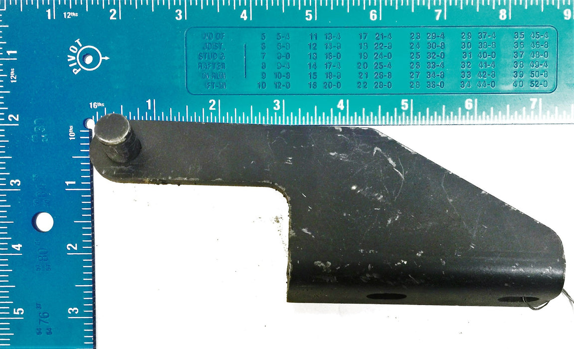 International/Navistar Bracket OEM 437021001 NOS