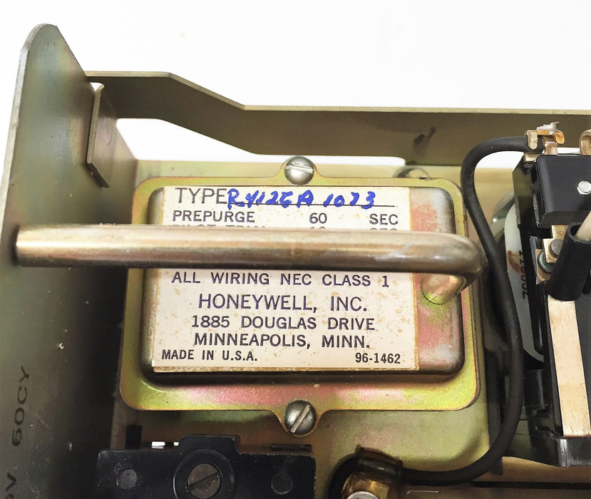Honeywell Flame Safeguard Module R4126A1073 (R4126A-1073) NOS
