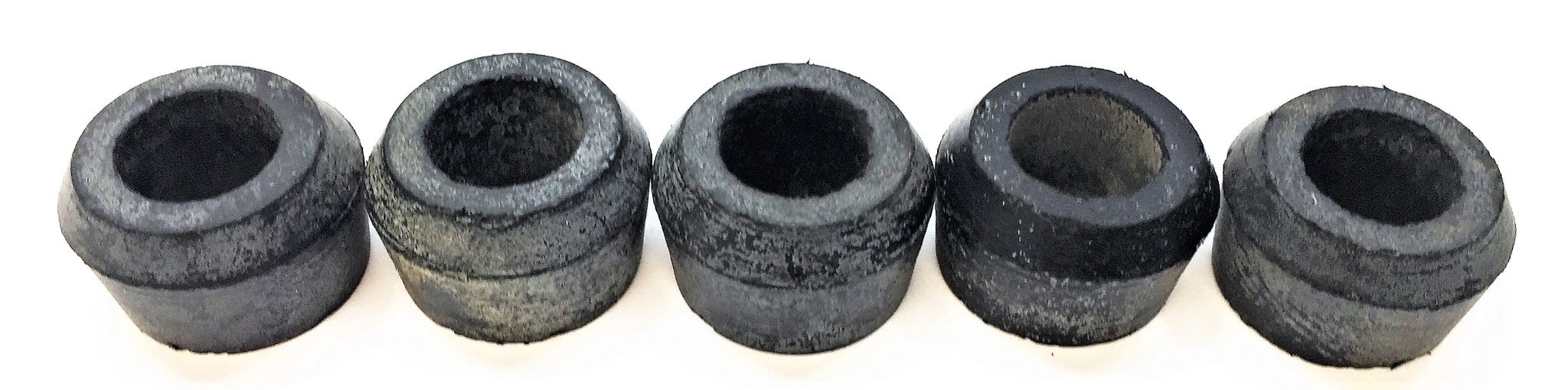 INTERNATIONAL/NAVISTAR Bushing 73206R1 [Lot of 5] NOS