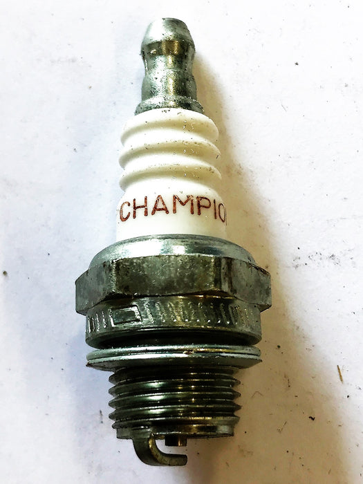 Champion Copper Plus Spark Plug 843 [Lot of 6] NOS