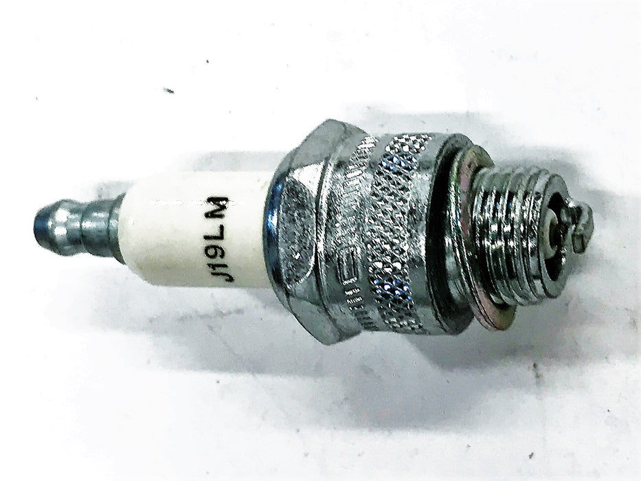 Champion Copper Plus Spark Plug 861 [Lot of 5] NOS