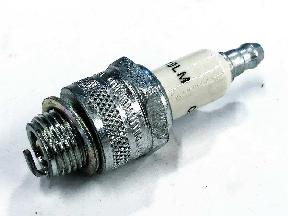 Champion Copper Plus Spark Plug 861 [Lot of 5] NOS