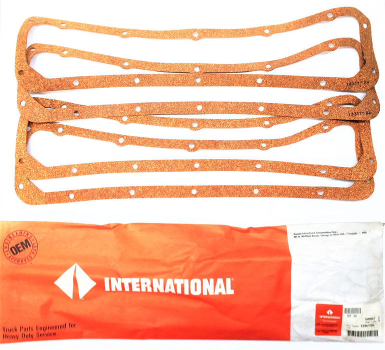 INTERNATIONAL TRUCK and ENGINE Crankcase Cover Gasket 133577R4 [Lot of 4] NOS
