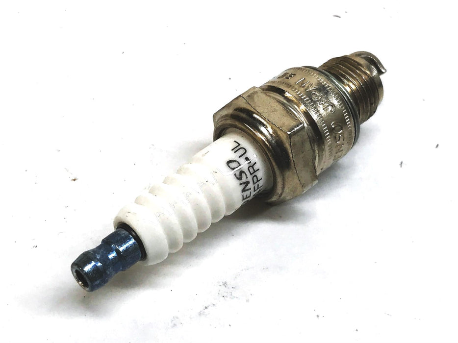 Denso Spark Plug 4016 [Lot of 5] NOS