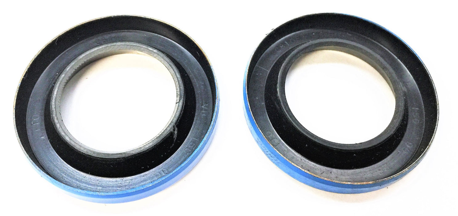 INTERNATIONAL NAVISTAR Oil Seal 1663774C1 [Lot of 2] NOS