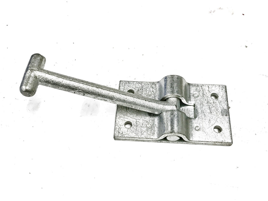 Elgin Rear Shroud Center Latch 1043616 NOS