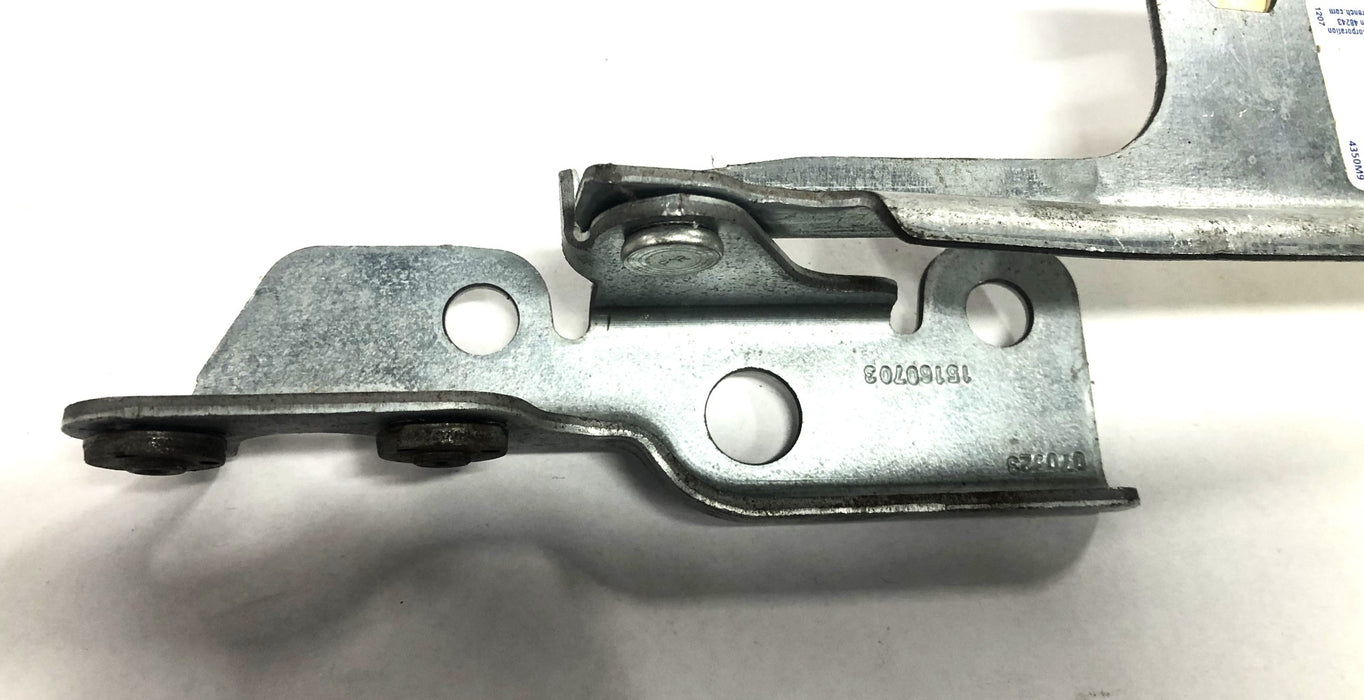 General Motors Passenger Side Hood Hinge 15160699 NOS