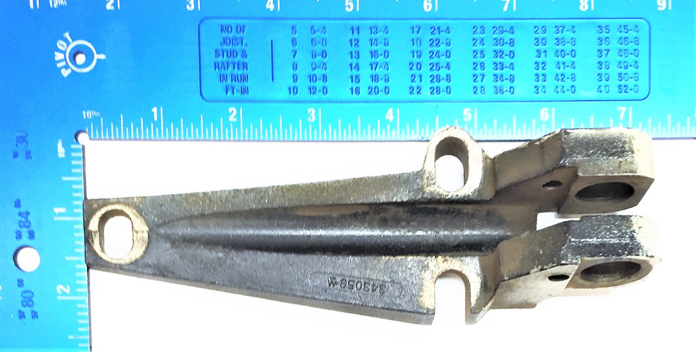 GENERAL MOTORS/GM Door Hinge 343059 [Lot of 2] USED