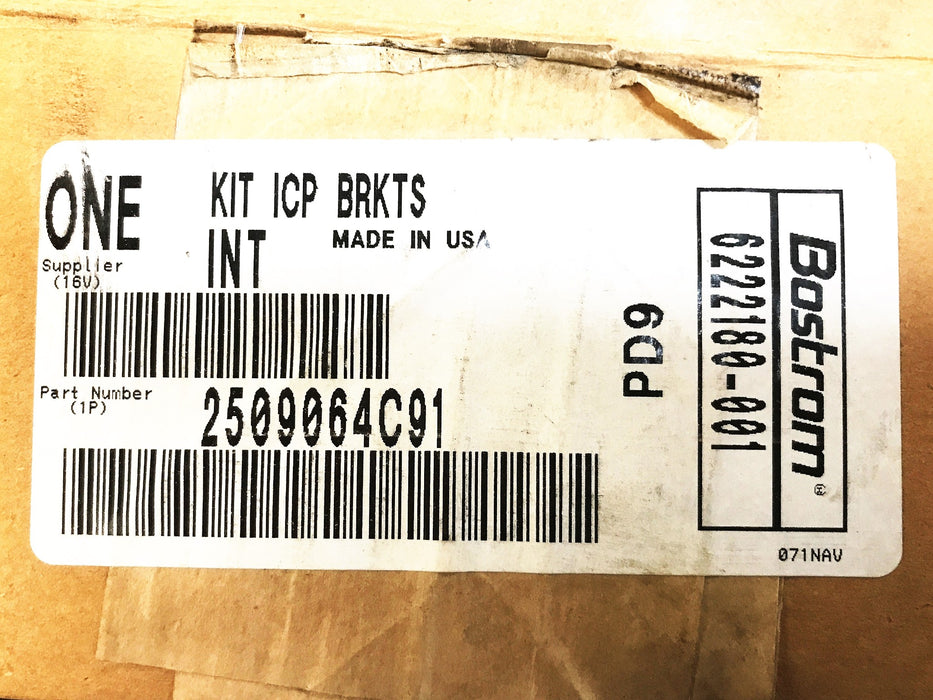 International Navistar Seat Bracket Set 2509064C91 NOS