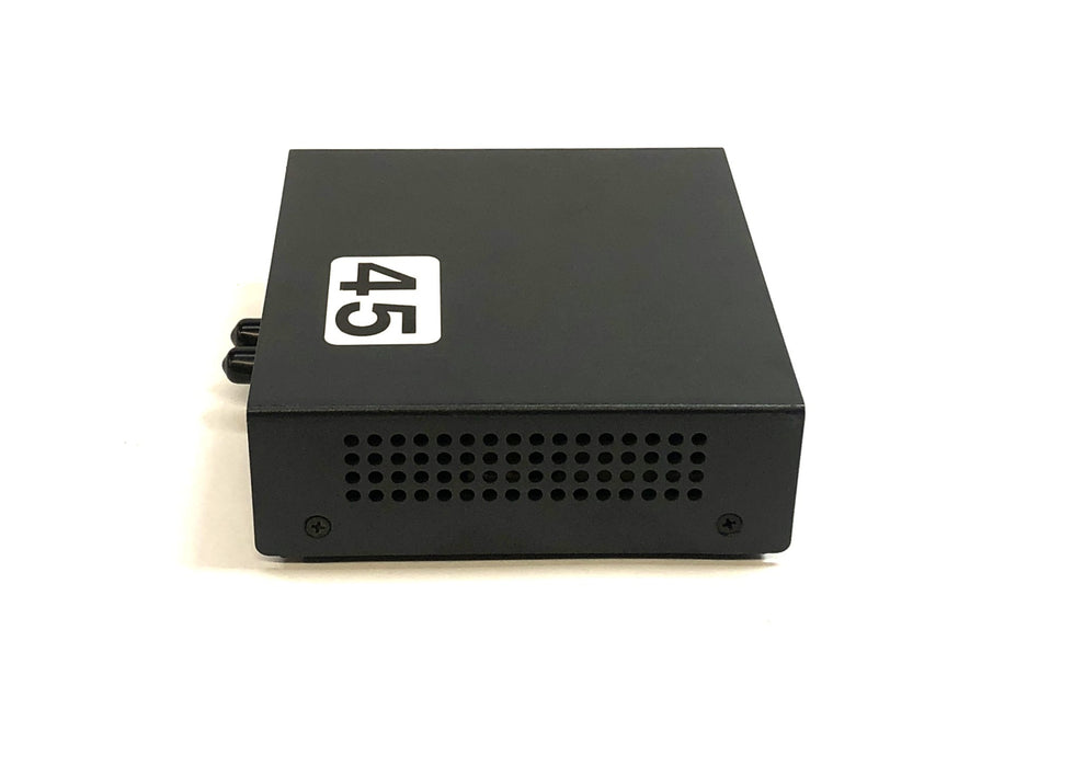 Black Box 100-240V 50/60Hz 1A 10-100Mbps Compact Media Converter LMC7001A-R2 NOS