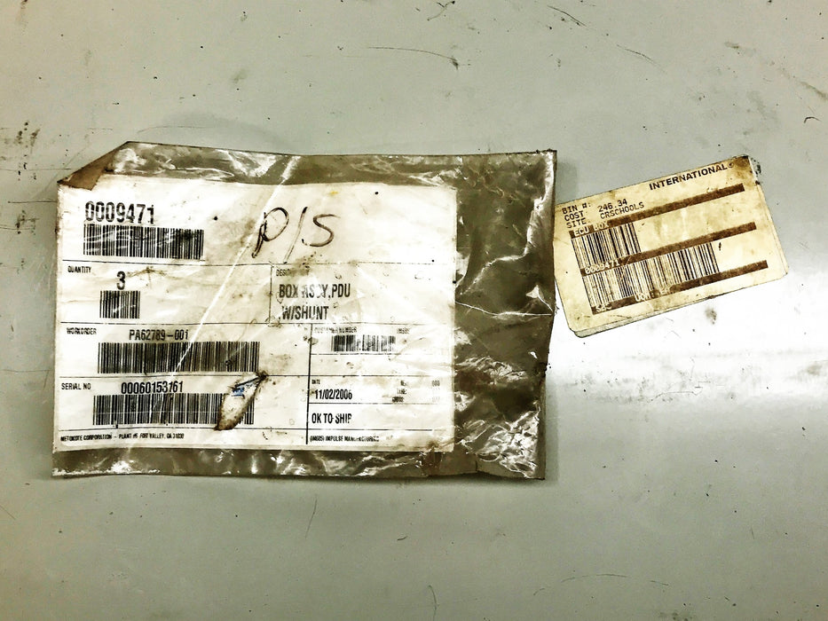 International/Navistar school Bus Electrical Box Assembly 00009471 (97864) NOS