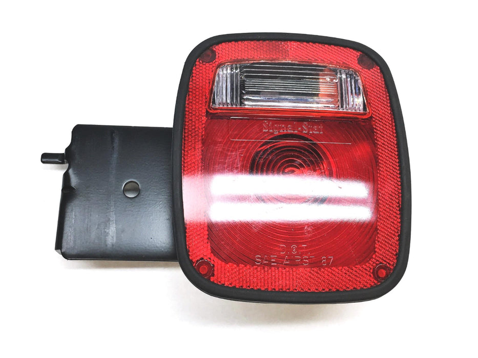 Signal-Stat GM Tail Lamp Assembly 15148690 NOS